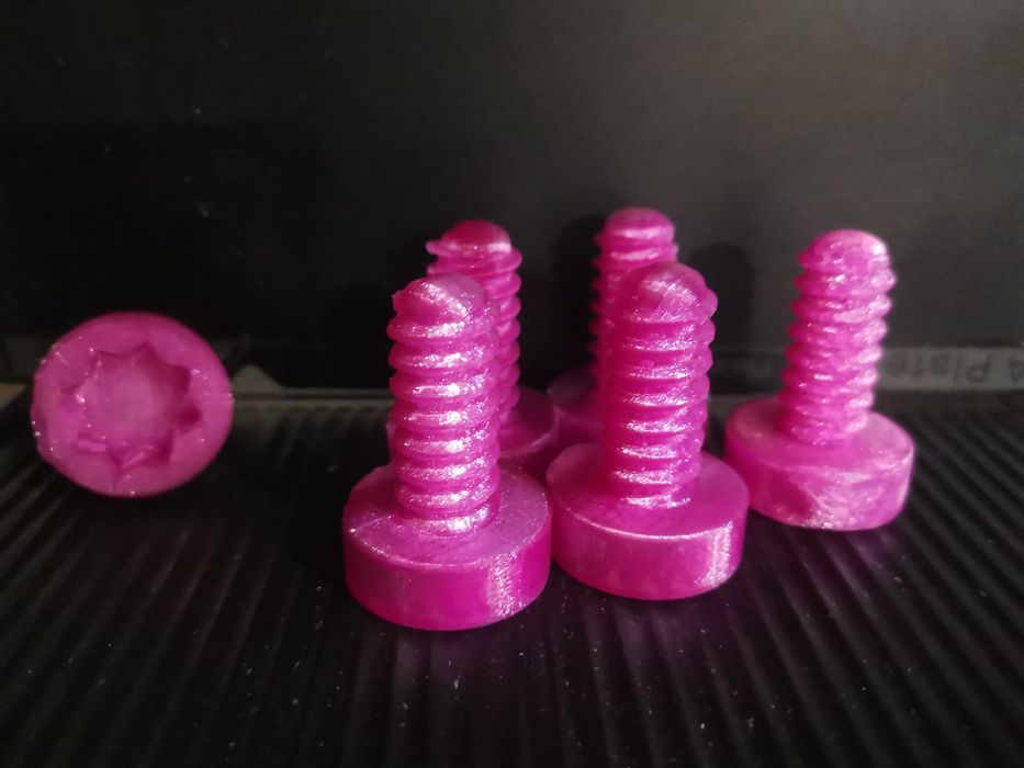 Parafusos keter para mobiliário keter