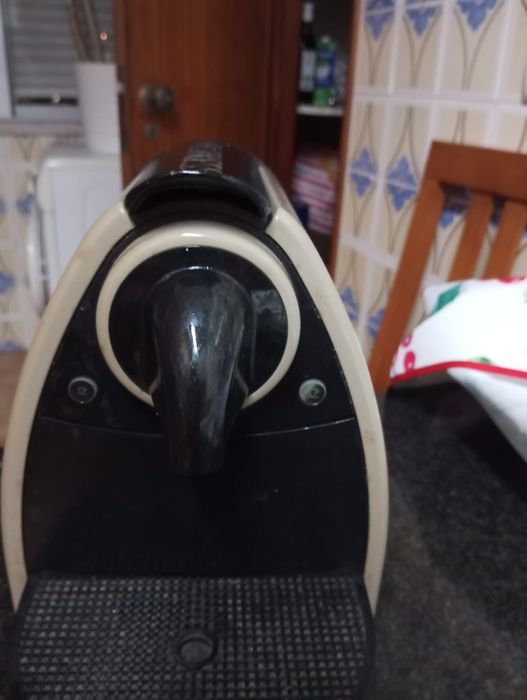 Maquina cafe nespresso avariada