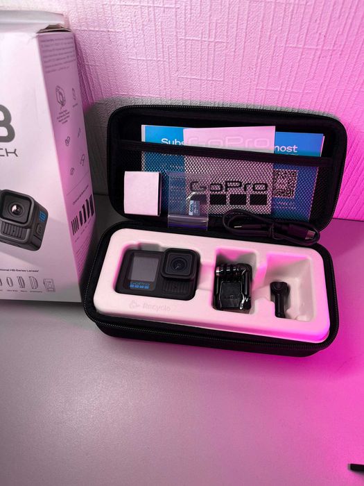 Екшн-камера GoPro Hero 13 з флешкою