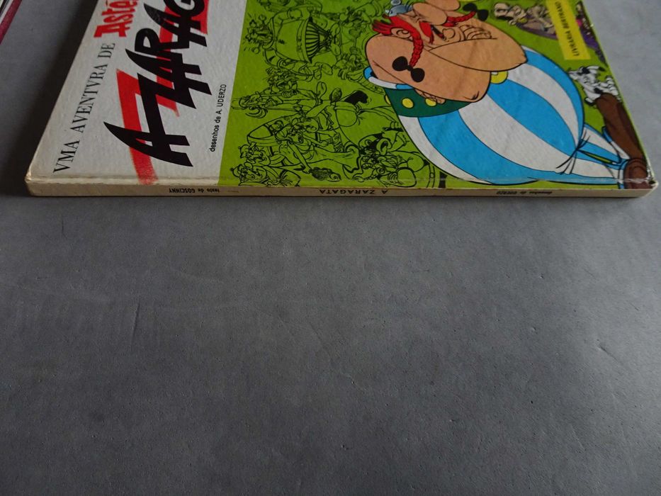 Livro Bertrand - Astérix A Zaragata (capa dura)