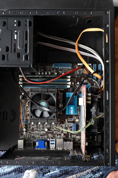 Niekompletny komputer stacjonarny AMD