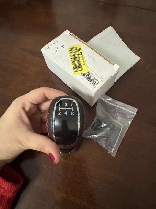 Насадка на ручку коробки передач в машину