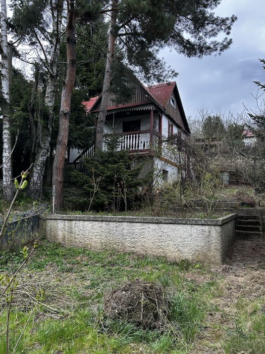 Klimatyczna z murowanym domkiem działka S.O.D "DOJAZDÓW"