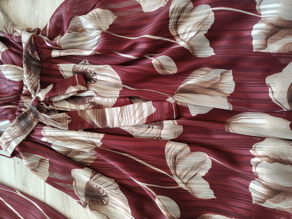 Sukienka kwiaty burgund L