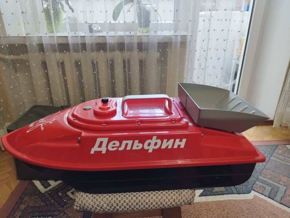 Короблик для риболовлі Дельфін-3М з GPS-автопілотом (Вживаний)