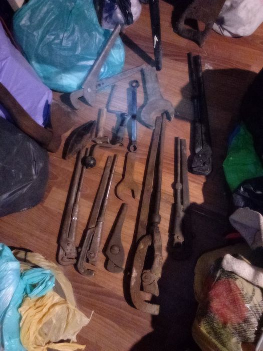 Продам советский топор огромный разводной ключ