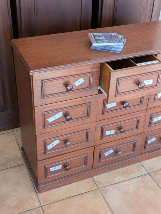 Móvel armário CDs de música