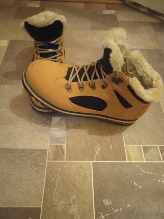 Ботинки зимние.р.42,5