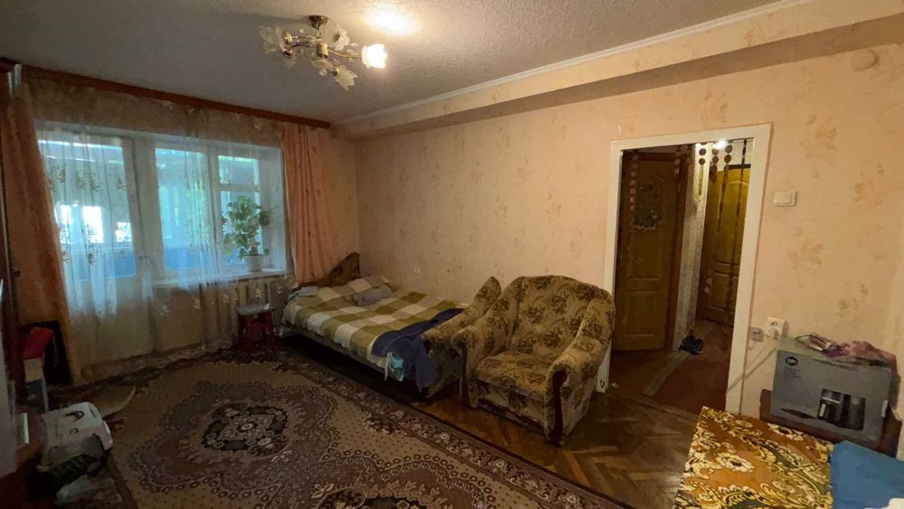 Продаж 3 кімнатної квартири на Івана Дзюби 2А