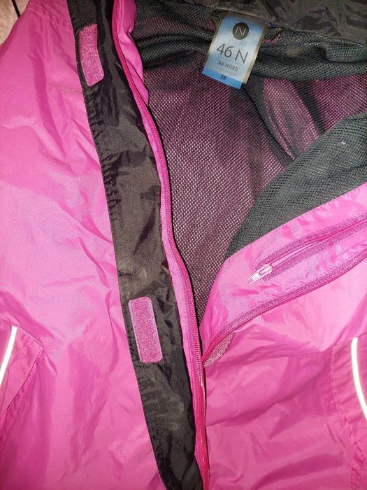 Рожева спортивна куртка фірми 46 Nord. Розмір 38. Стан ідеальний.