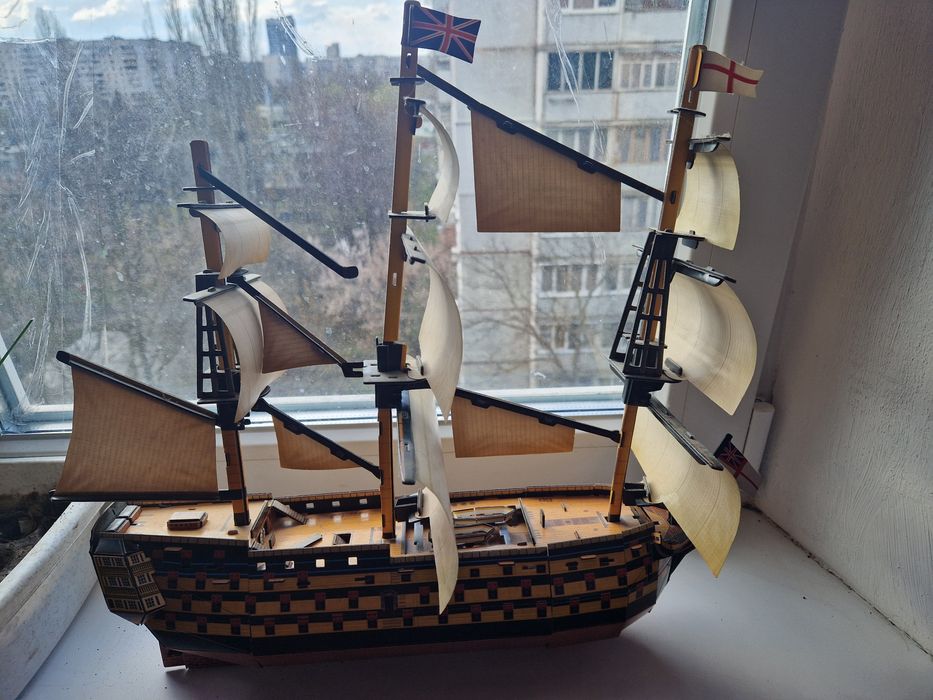 Продам фригат из плотного картонаа