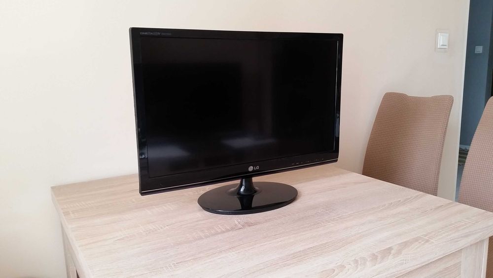 Monitor/Telewizor 27" LG DM2780D-PZ 3D Full HD+ Pilot +2 pary okularów