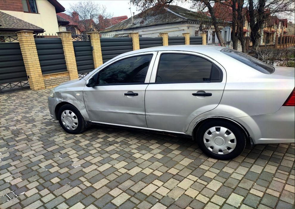 Продам CHEVROLET AVEO 1,5газ/бензин.