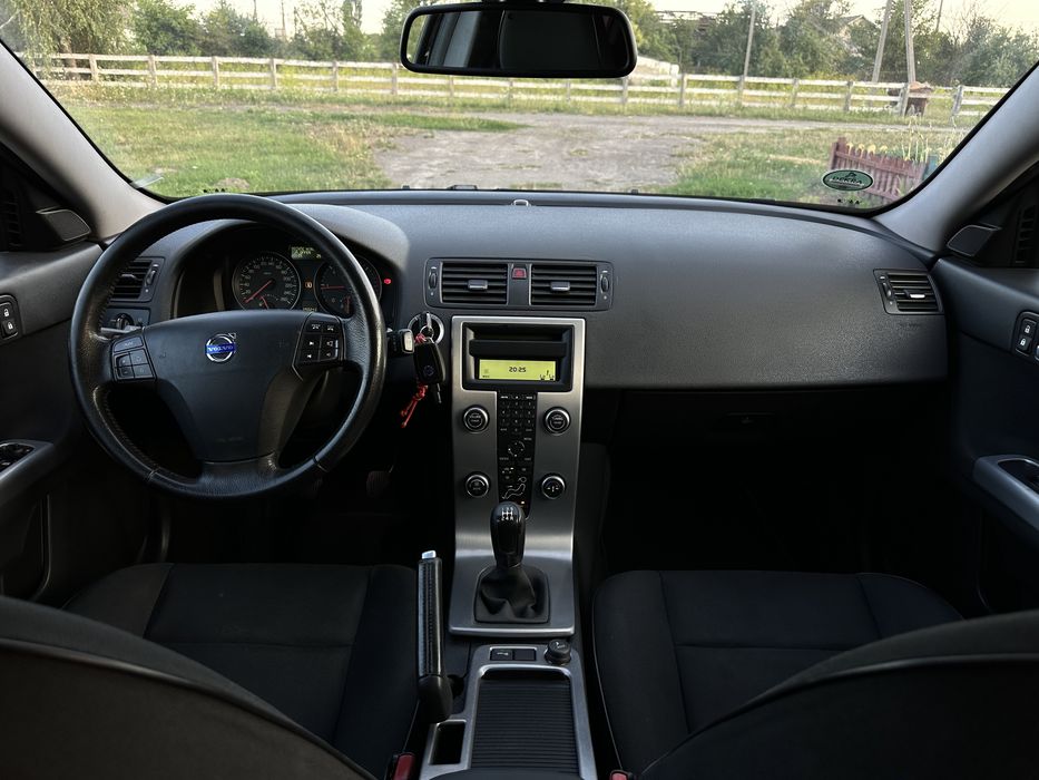 Volvo V50 2009рік 1.6дизель не фарбована
