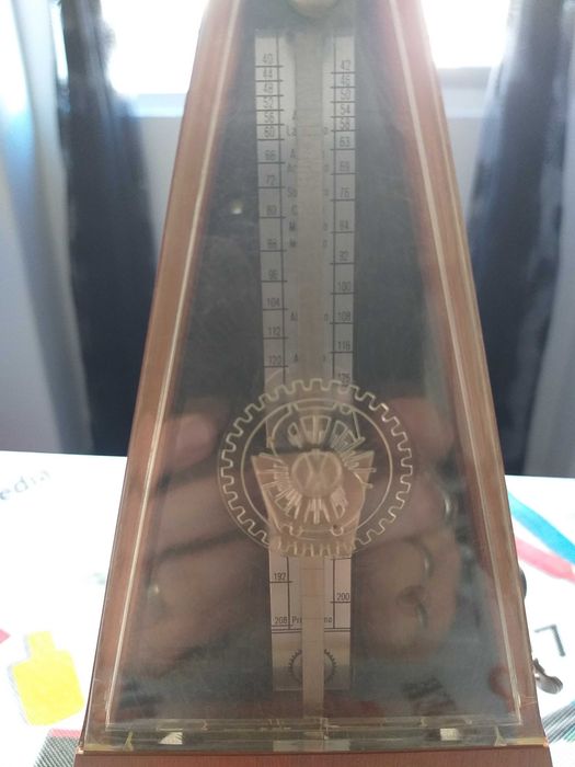 Metrónomo analógico