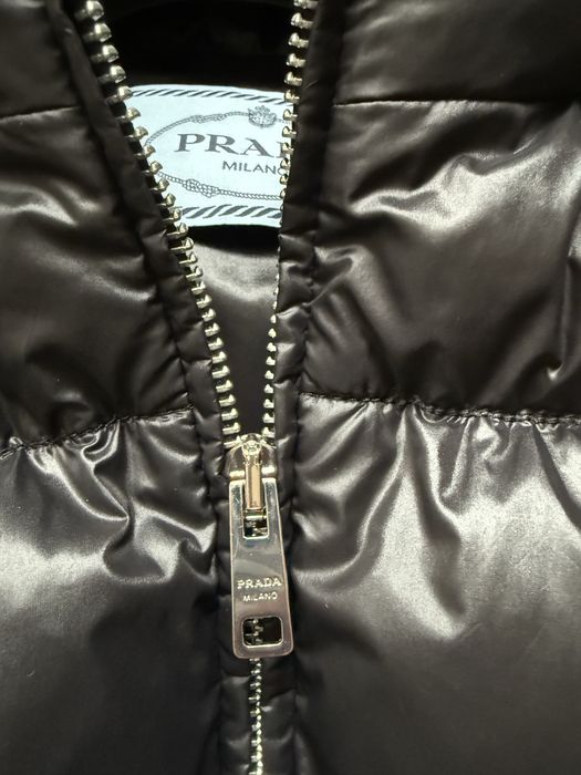 Пуховик Prada оригінал