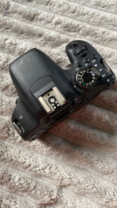 Фотоапарат Canon 800d