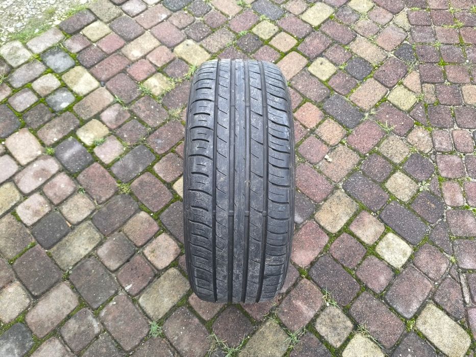 Opony 215 55 r17 falken