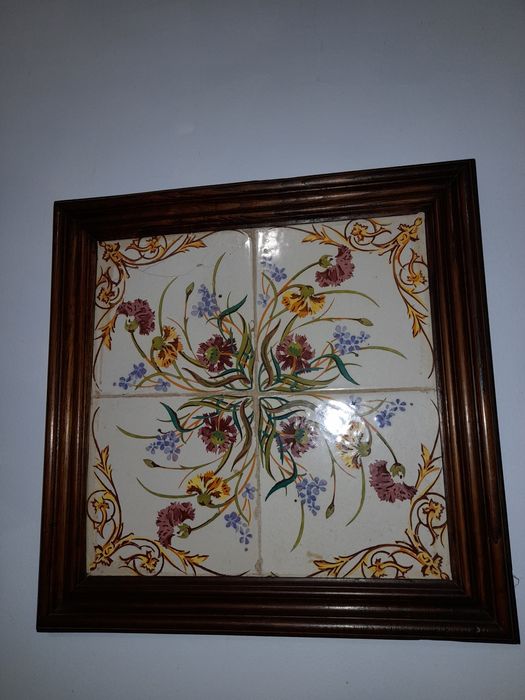 Quadro com azulejos.