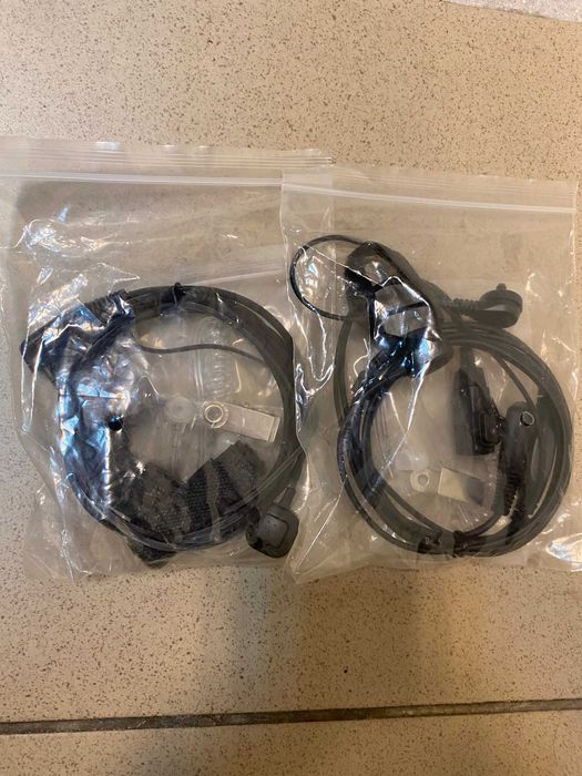 Продам 2 б/у рації Kenwood TK-3307 + нова зарядка та  гарнітури до неї
