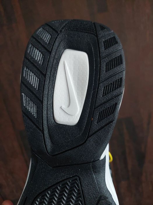 Білі чоловічі кросівки Nike M2K Tekno White Black