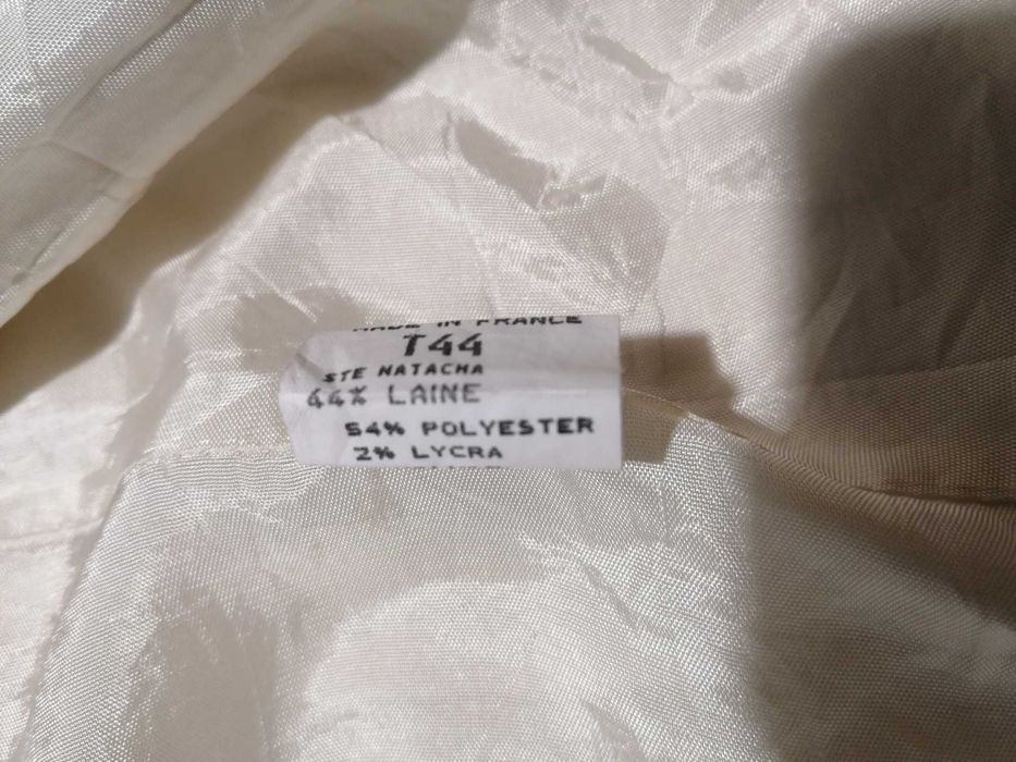 Casaco branco pérola, cintado, modelo francês, tamanho 44