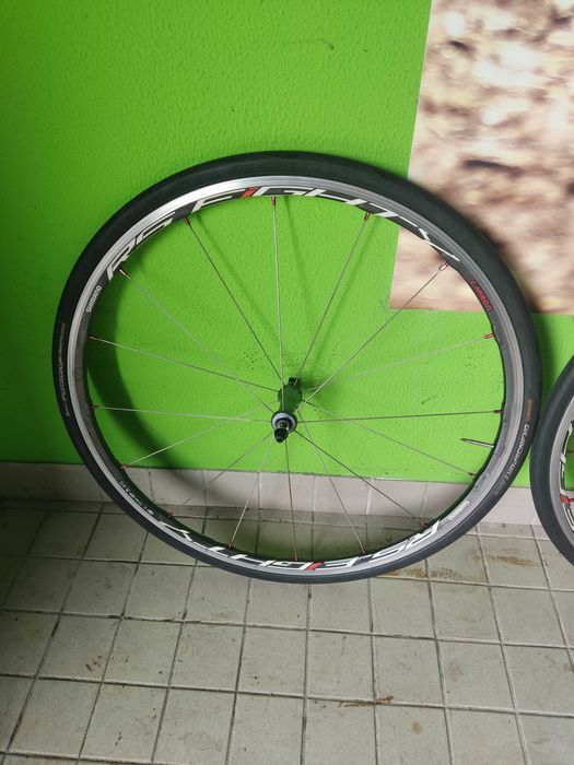 Par de rodas shimano rs eighty carbono