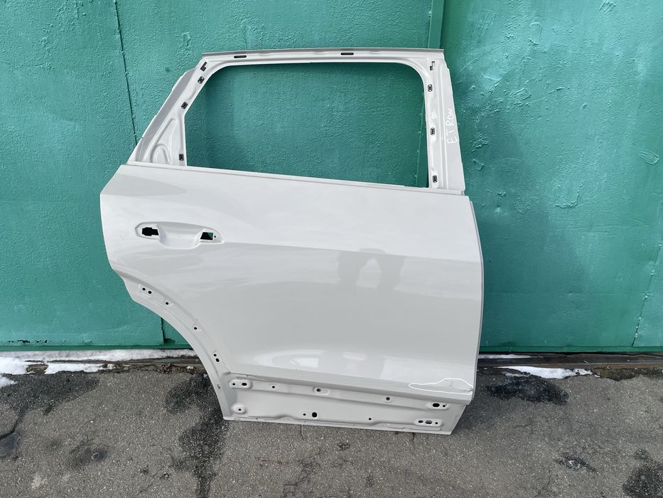 Двері праві ауді є трон e tron 4ke