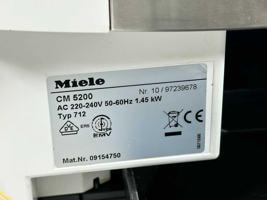 Ekspres do kawy Miele CM 5200 biały menu polskie 15BAR