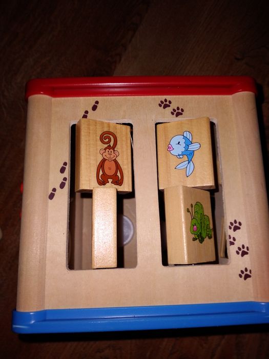 Zabawki dla beżowego dziecka