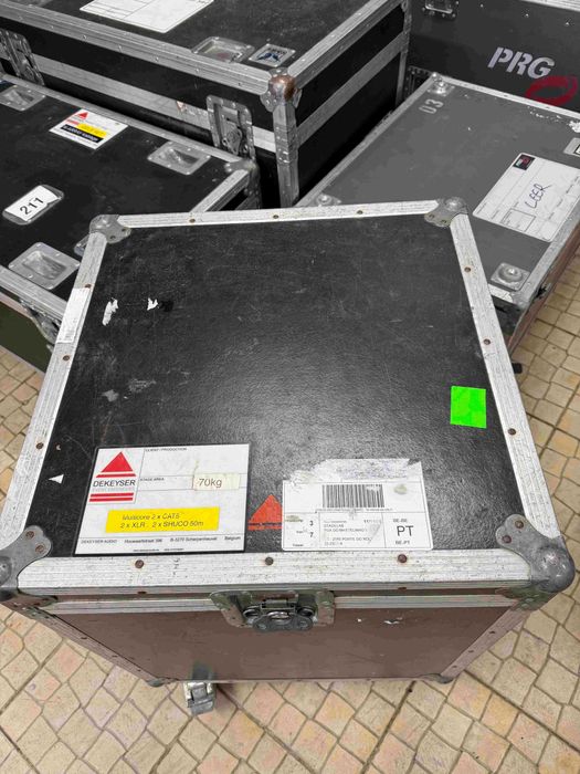 Malha Sinal + Corrente com Flight Case 60cm x 60cm x 90cm