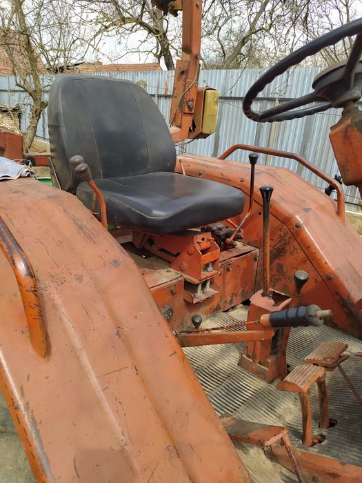 продам трактор т-25.