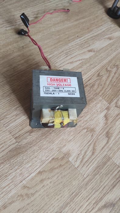 Transformator z mikrofali GAL - 700E