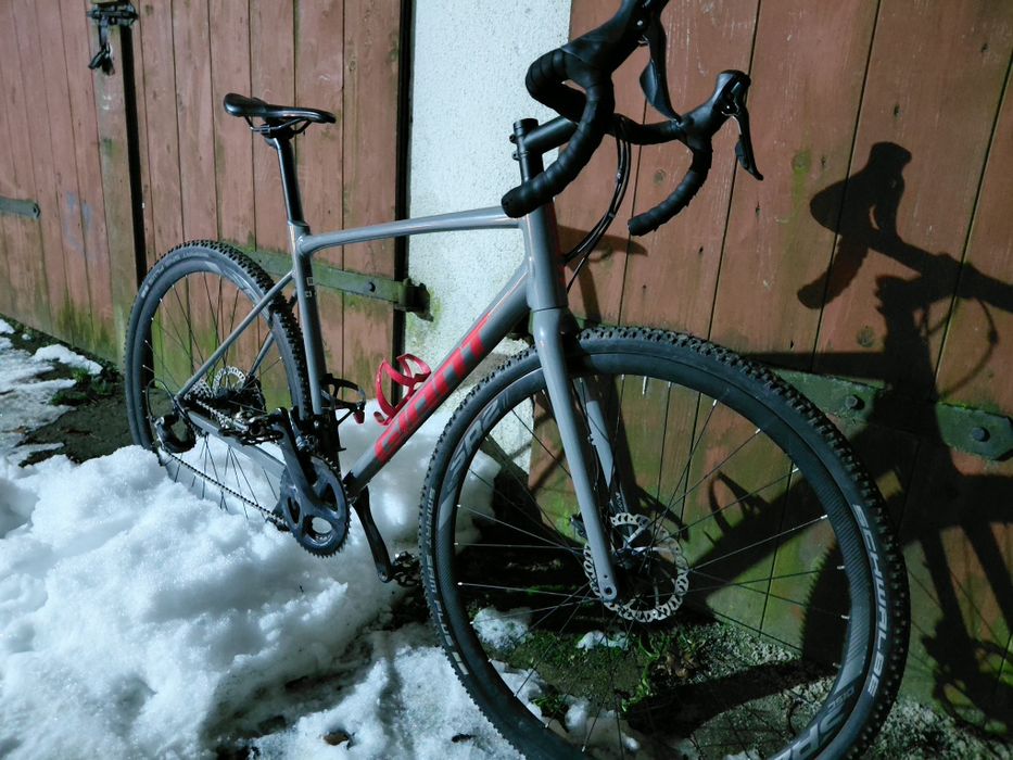 Rower szosowy/Gravel Giant contend ar3