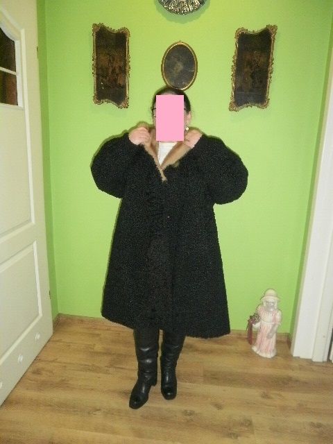 Futro z Karakuł XL wzrost ok.154 cm stan b.dobry z kołnierzem z norek.