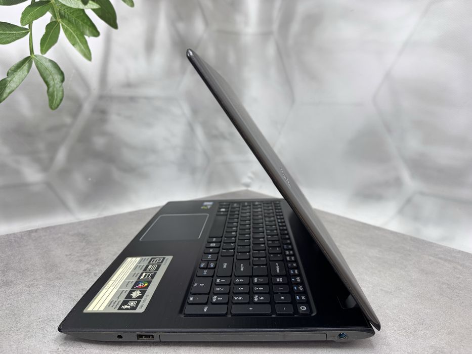 Acer Aspire E5-575 i7-7500U / 8GB / 256GB SSD / 17.3” FHD / GTX 950M 2GB ігровий ноутбук