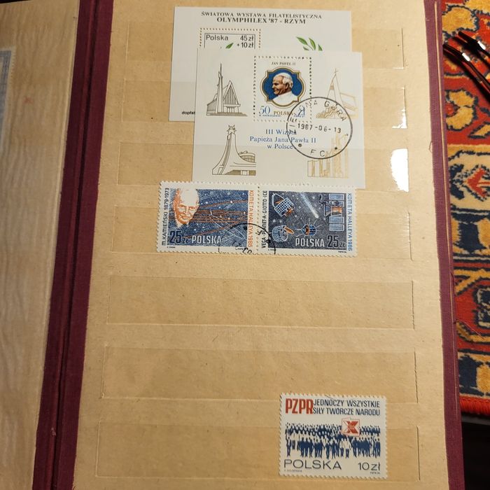 Znaczki PRL klaser jubileuszowy tom XVI, komplet