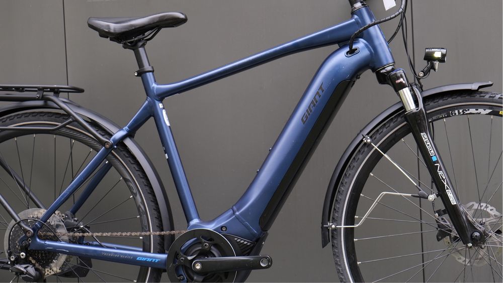 Електровелосипед міський Giant Explore blue