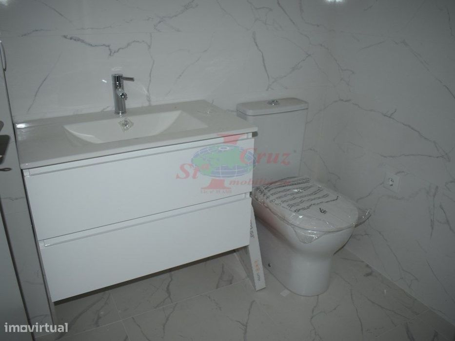 Apartamento T2 - Novo - Bairro de S. Miguel
