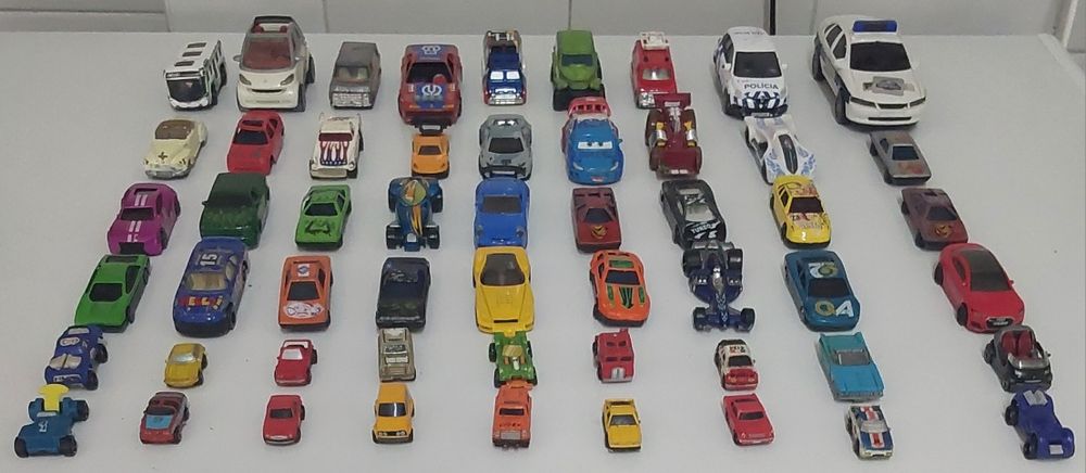 CARRINHOS COMO NOVOS PARA CRIANÇA BRINCAR. Casa Quarto Varanda Terraço Escola.