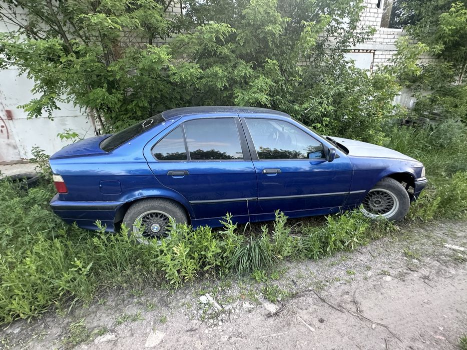 Продам BMW E36 1.8 бензин механіка