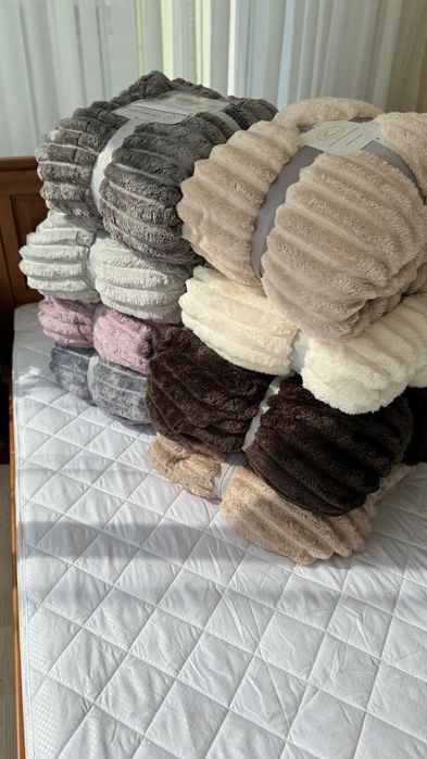 Покривало шарпей на овчині двостороннє