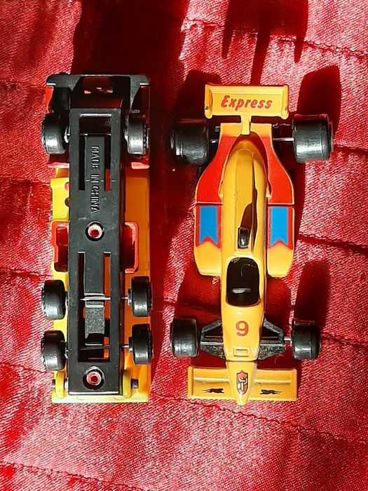 Carrinhos de brinquedo