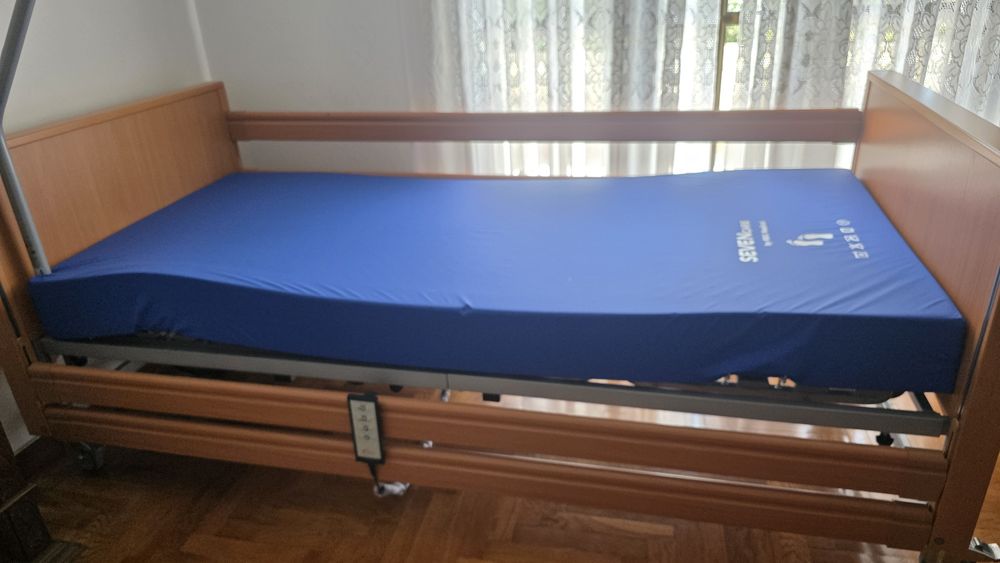 Cama articulada elétrica e elevatória
