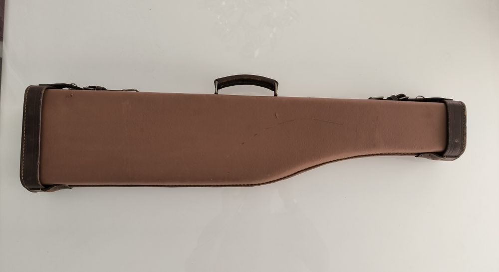 Estojo rígido para espingarda em couro/pele