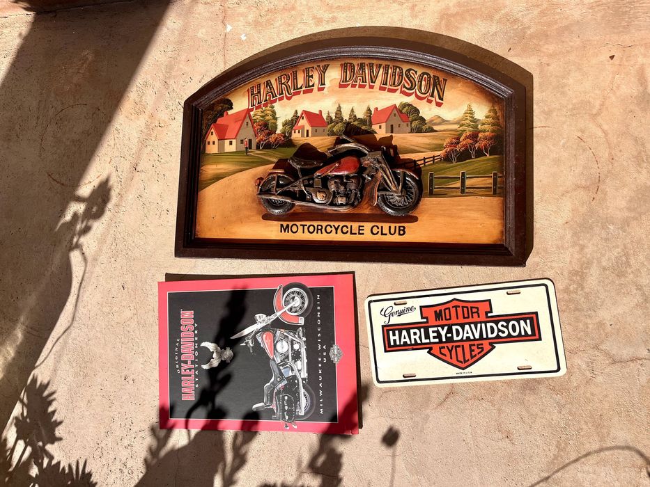 Quadro madeira Harley Davidson Motorcycle Club em relevo