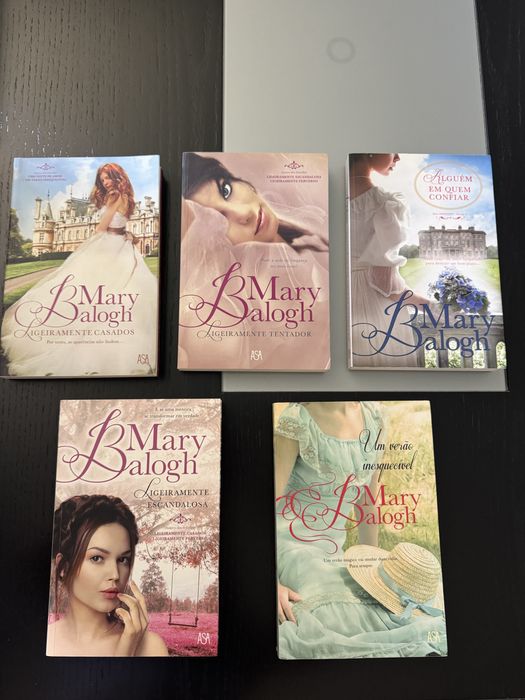 Varios livros em bom estado.