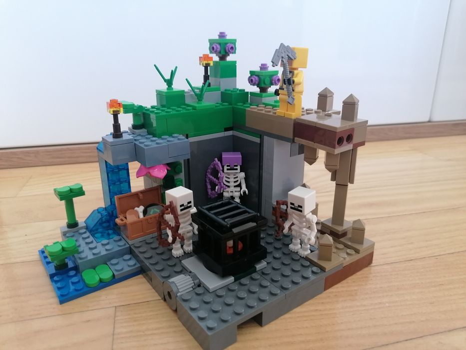 Klocki Lego Minecraft Loch Szkieletów 21189