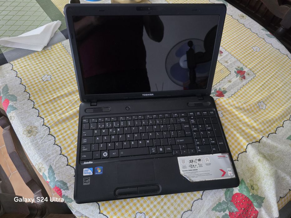 Vendo portátil Toshiba.