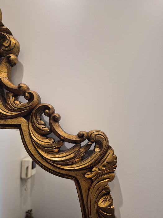 Espelho dourado antigo